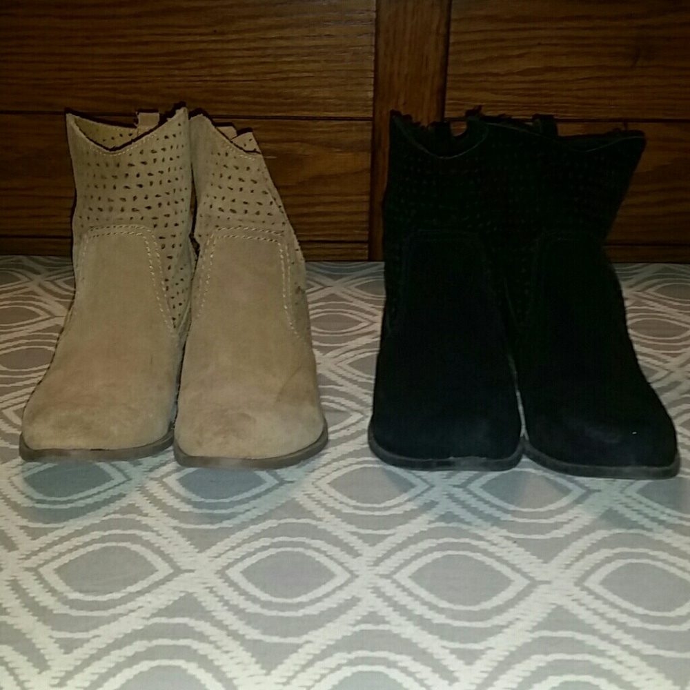 2 pair of American Eagle Booties